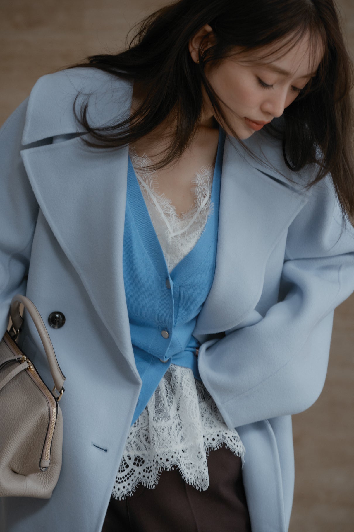 【FRAY I.D (フレイ アイディー)】女優・モデルの泉里香が纏う、洗練されたオフィススタイルを10月21日(水)より公開！