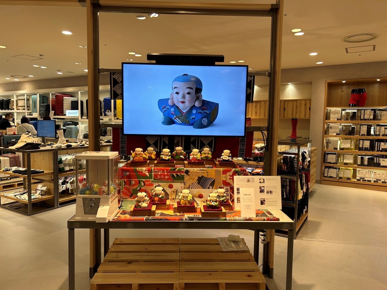 阪急うめだ本店にて、「福助干支人形」の販売を中心としたポップアップイベントを開催