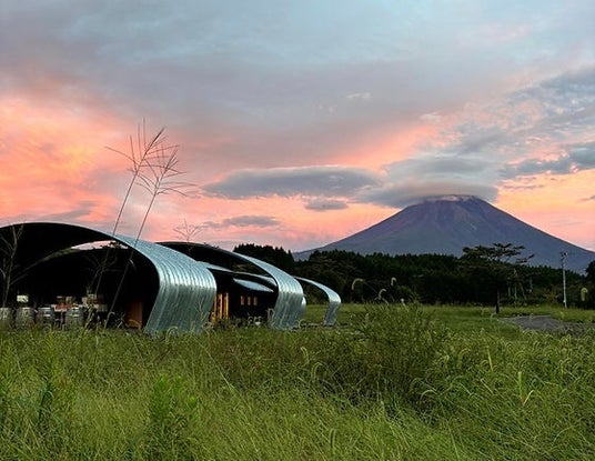 富士山ワイナリー初、収穫前の葡萄畑を舞台にした特別ヴィンヤードパーティー「Fujiyama Vineyard Soiree」開催 富士山ワイナリー初、収穫前の葡萄畑を舞台にした特別ヴィンヤードパーティー「Fujiyama Vineyard Soiree」開催