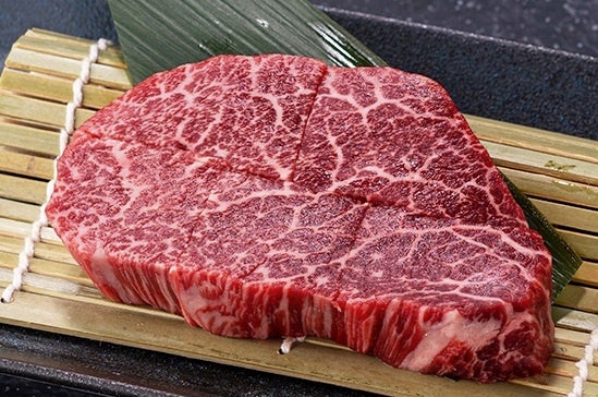 和牛特上赤身 2,480円（税込2,728円）