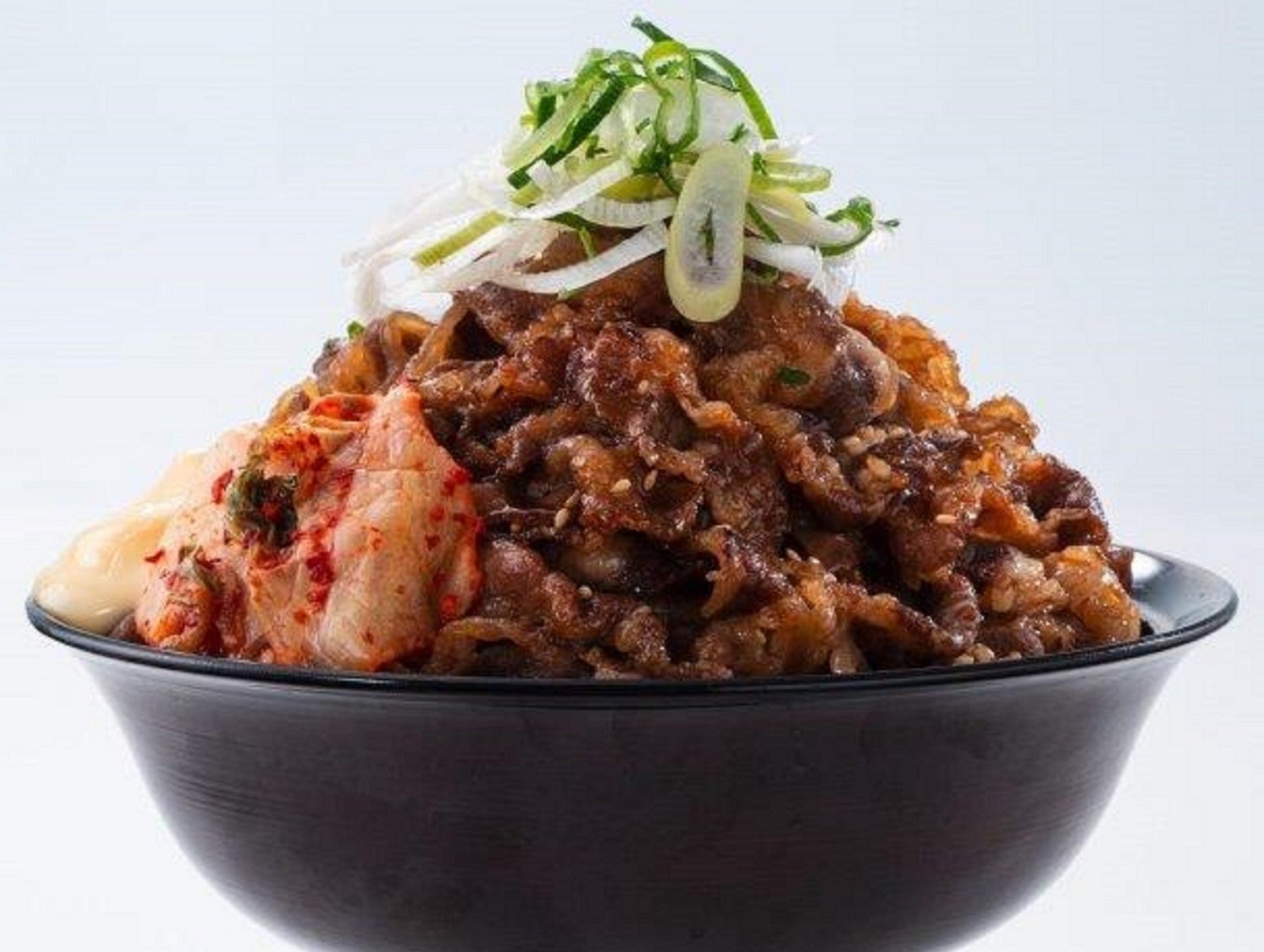 ■特盛超カルビ丼（スープ2杯分付き）1,350円（税込1,485円）