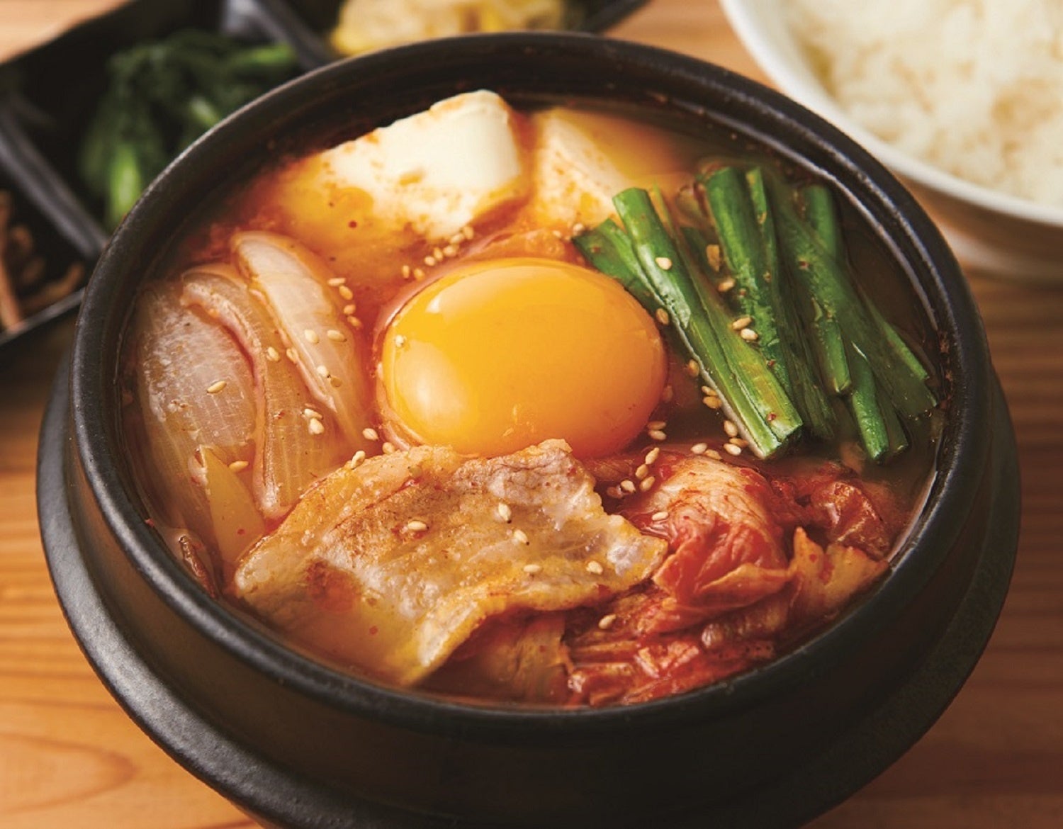 ■石鍋豆富チゲ (3種ナムル・ごはん付き)  850円(税込935円)