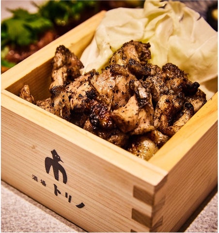 新感覚のネオ酒場『酒場トリノ』が渋谷にオープン!炭火で焼き上げる国産鶏のかご焼きが絶品! 新感覚のネオ酒場『酒場トリノ』が渋谷にオープン!炭火で焼き上げる国産鶏のかご焼きが絶品!