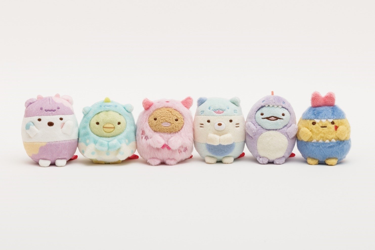 (左から)しろくま、ぺんぎん?、とんかつ、ねこ、とかげ、えびふらいのしっぽ