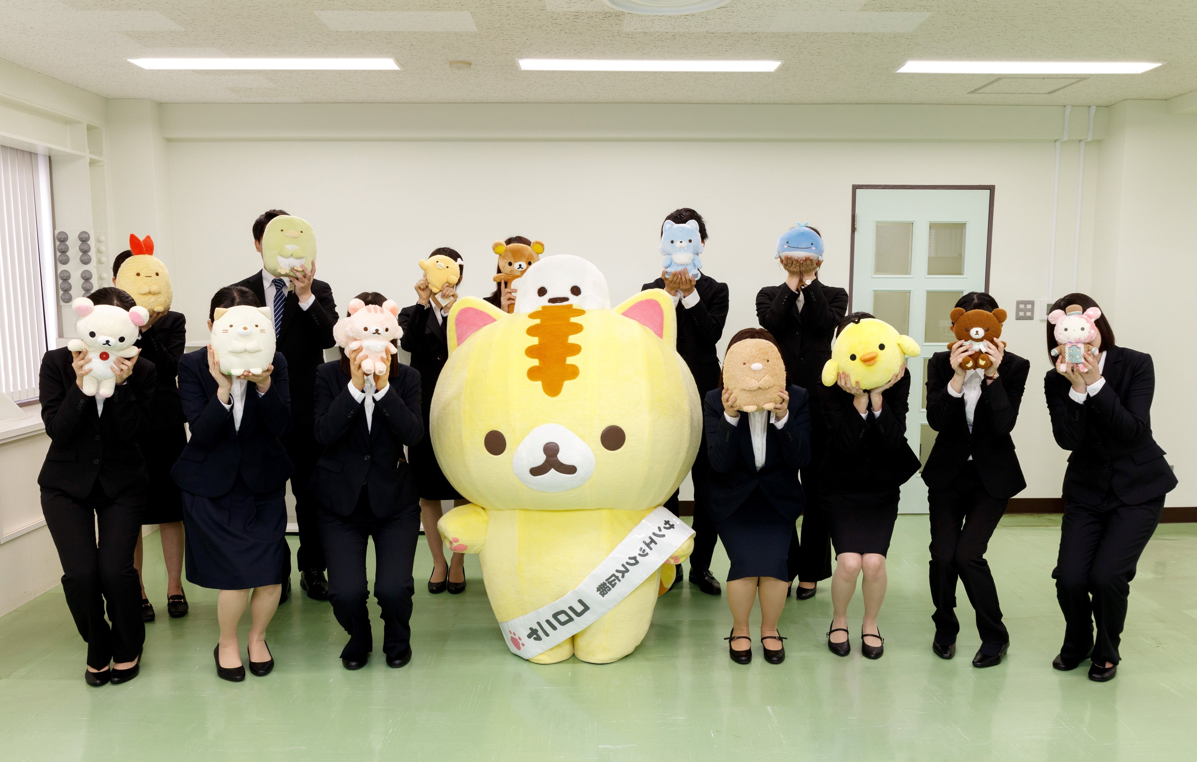 サンエックス2024年度入社式を実施― サンエックスの広報「コロニャ」が