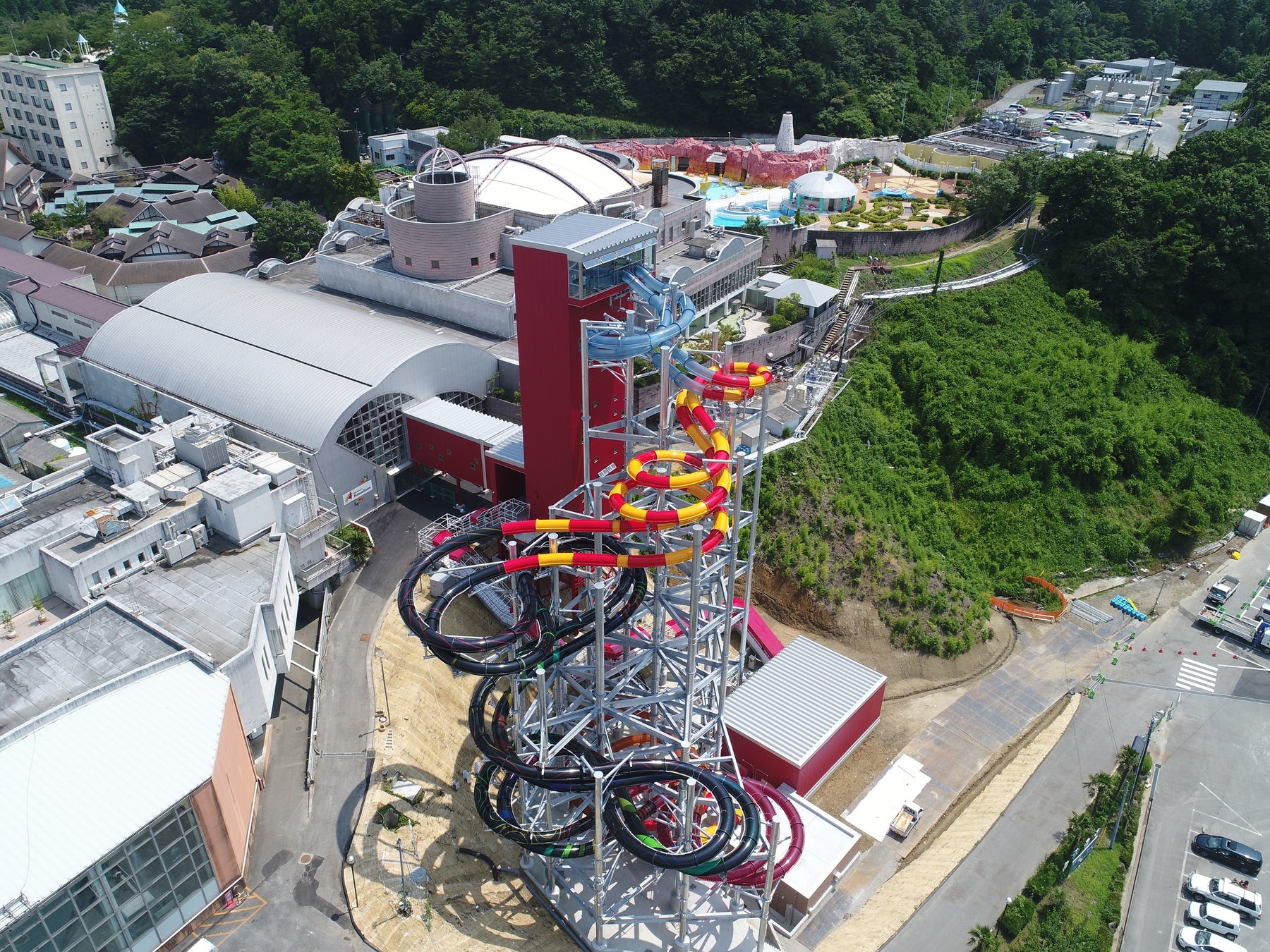 高低差、長さ日本一の「ビッグアロハ」