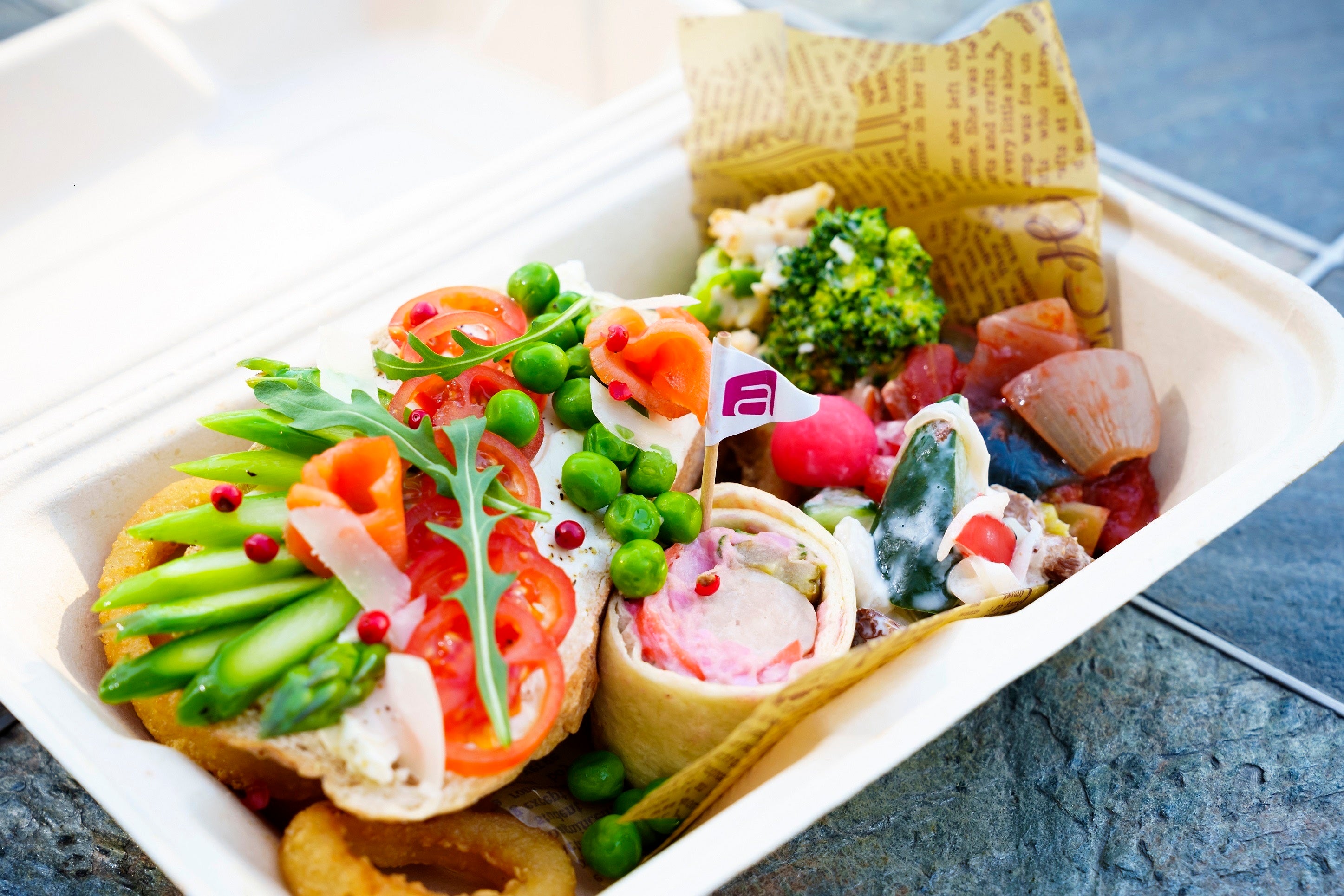 色とりどりのヘルシープレート