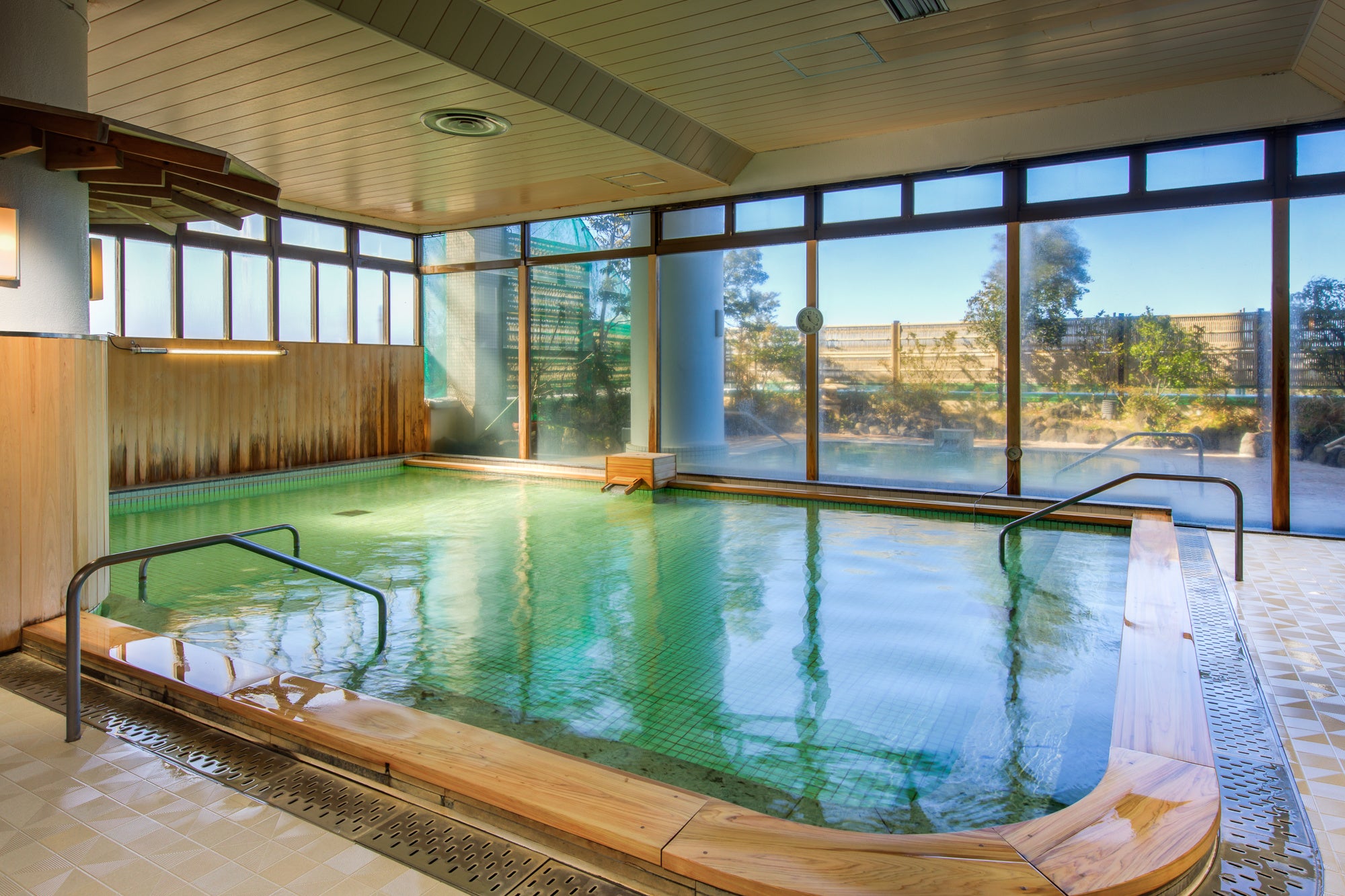 マホロバ・マインズ三浦　温泉大浴場