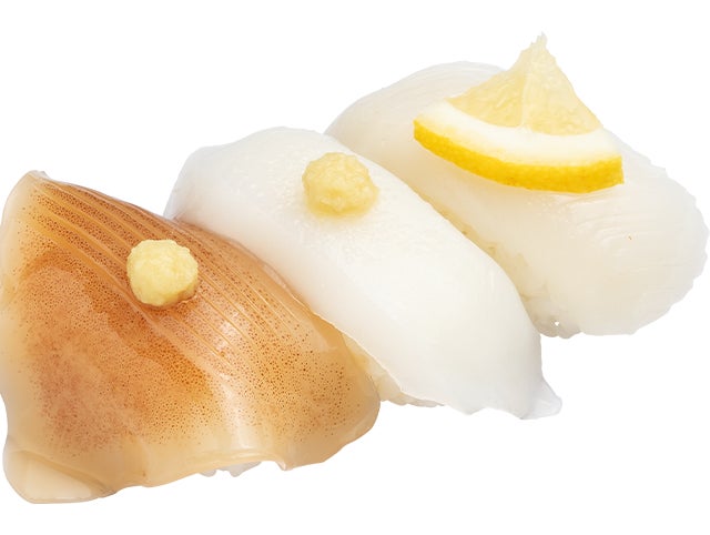 『いか三種盛り』(漬け真いかみみ・あかいか・ 真いか塩レモン)三貫165円(税込)