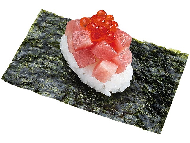 『いくらとろ包み』 一貫 220円(税込)