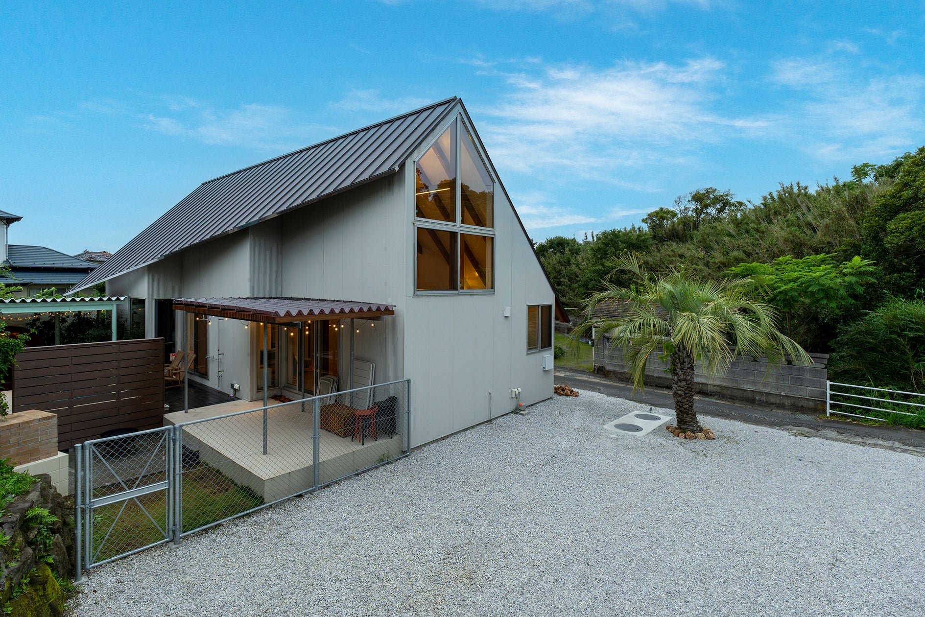 千葉・館山の一棟貸し別荘「TATEYAMA STUDIO」にプライベートプールを新設