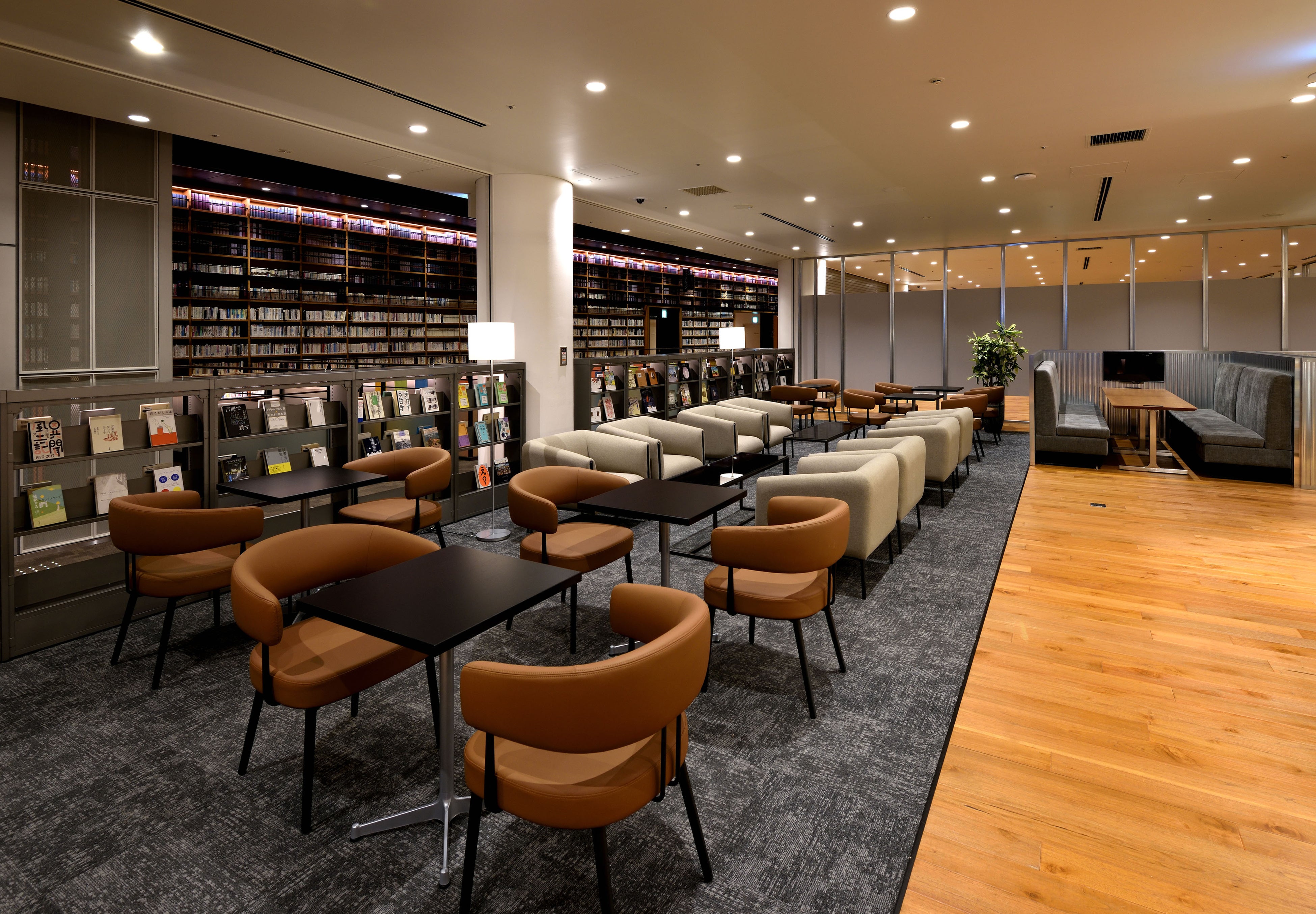 イベントにも使えるカフェエリア