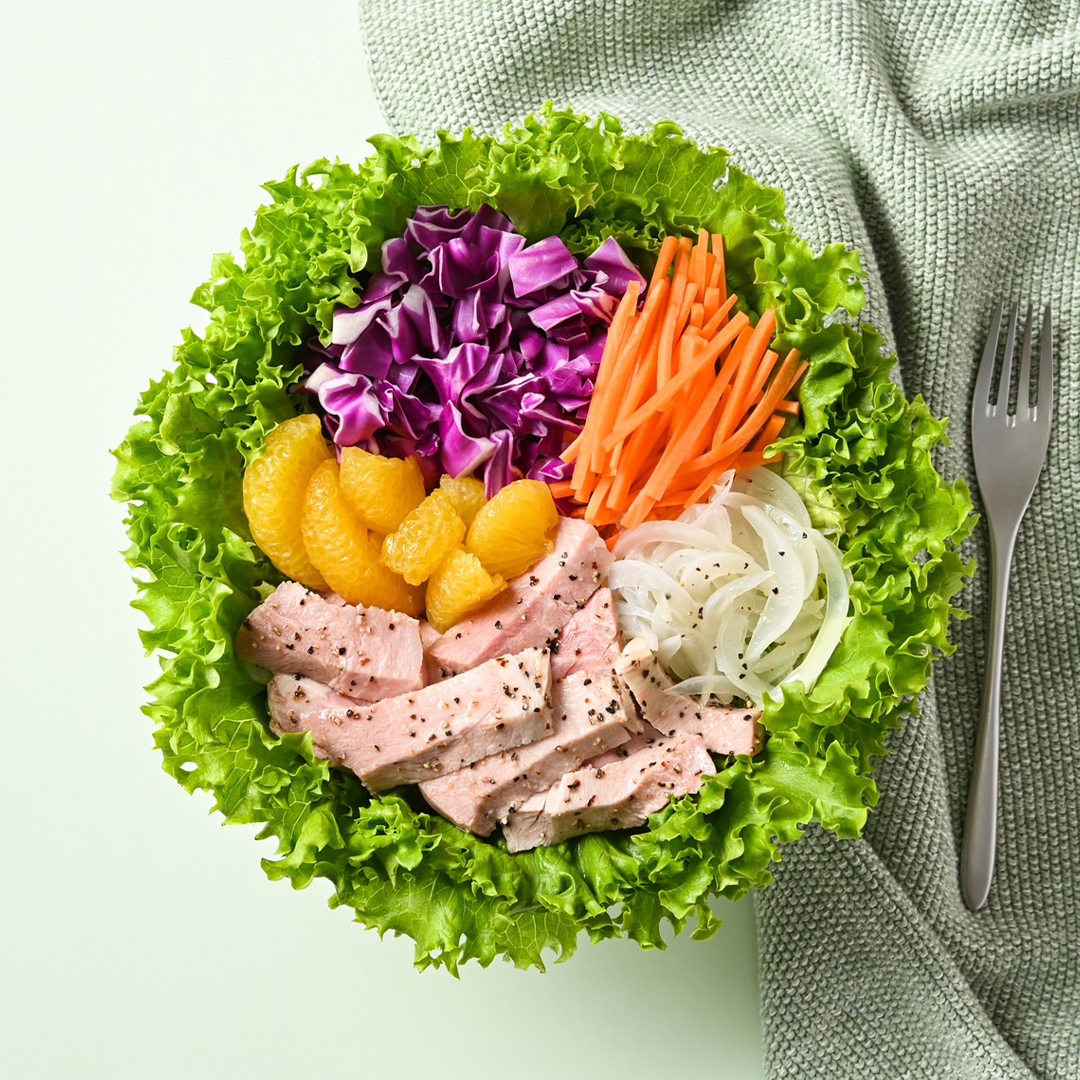 レモンペッパーポークと甘夏みかんのデリサラダ