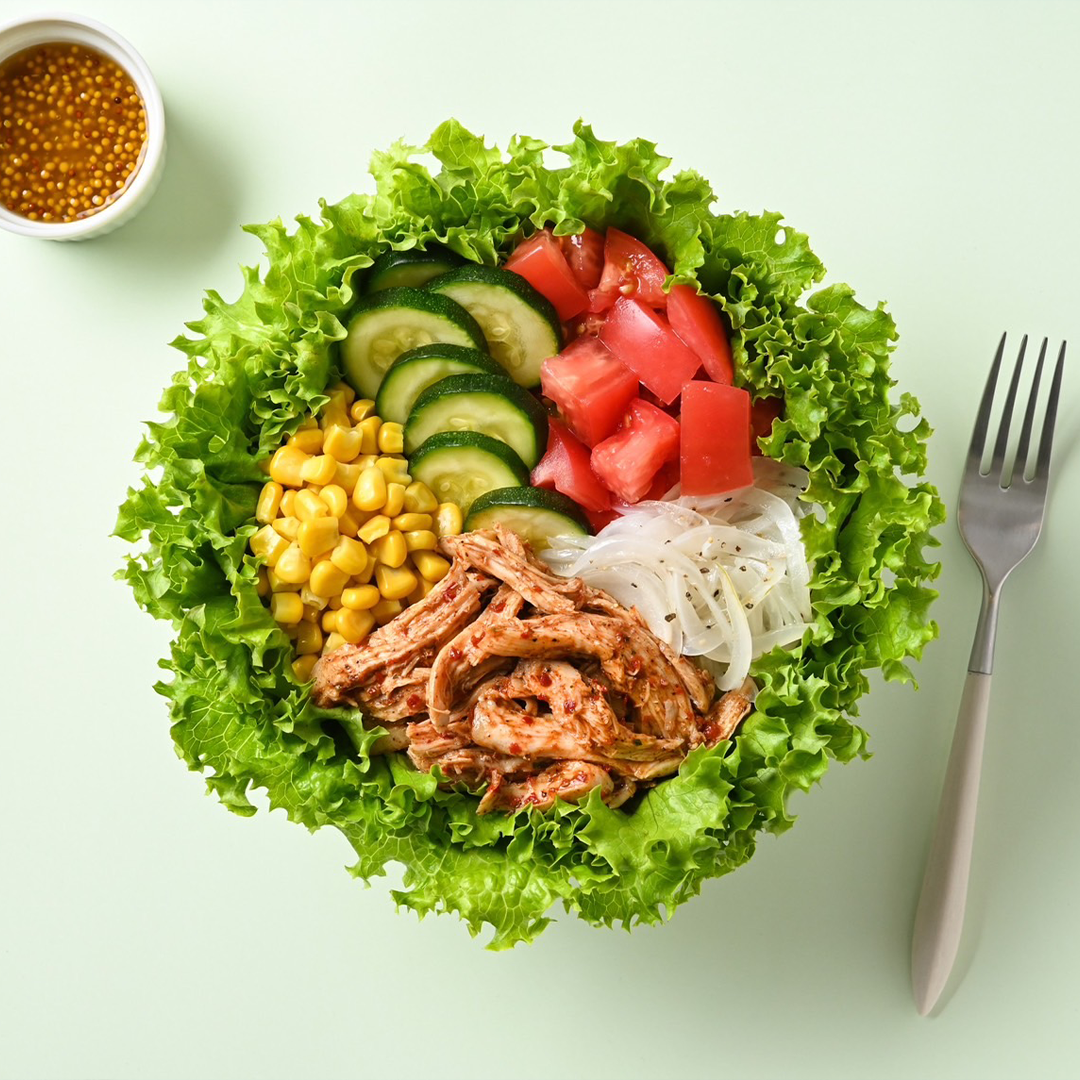 バーベキューチキンとたっぷり夏野菜のサラダ