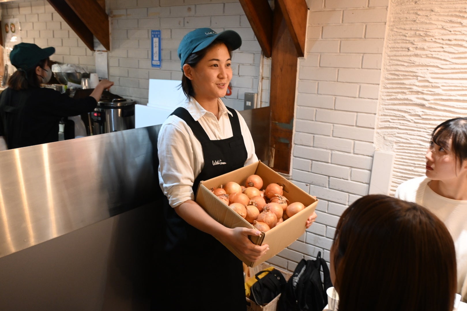 スマイルボールについて説明しているようす