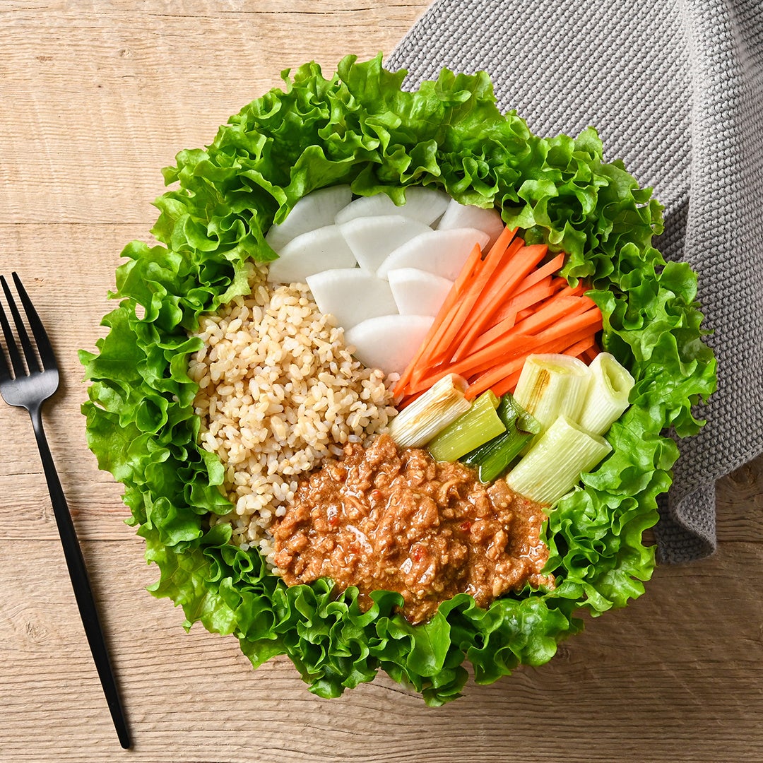 『旨だれ肉味噌と焼きネギのサラダ』