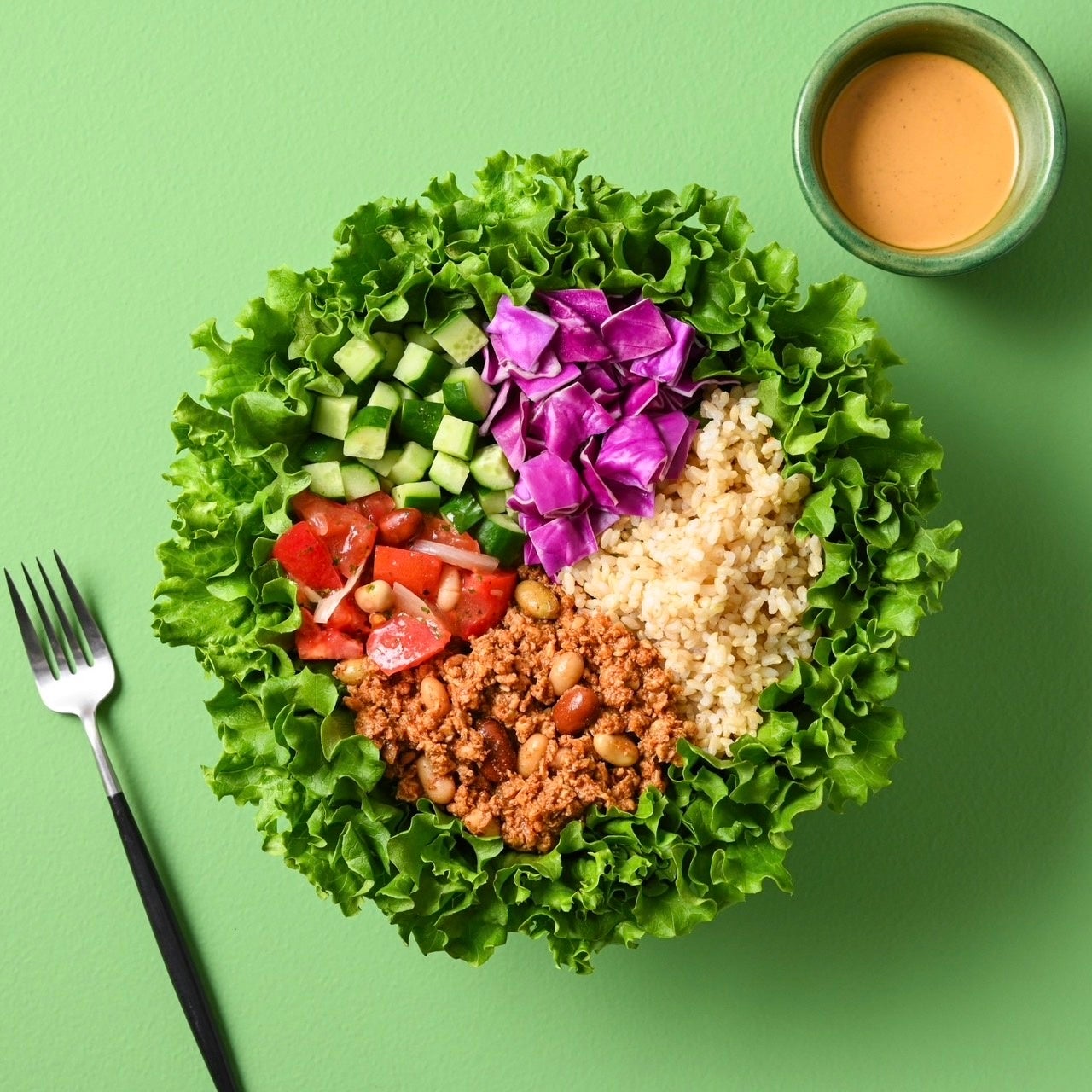 初夏のトマトサルサとチリコンカンのメキシカンサラダ