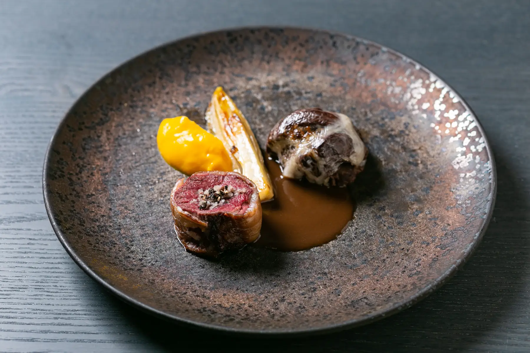 森町蝦夷鹿バラ肉のシヴェ　くりりんかぼちゃのピュレとポムパリジェンヌ（イメージ写真）