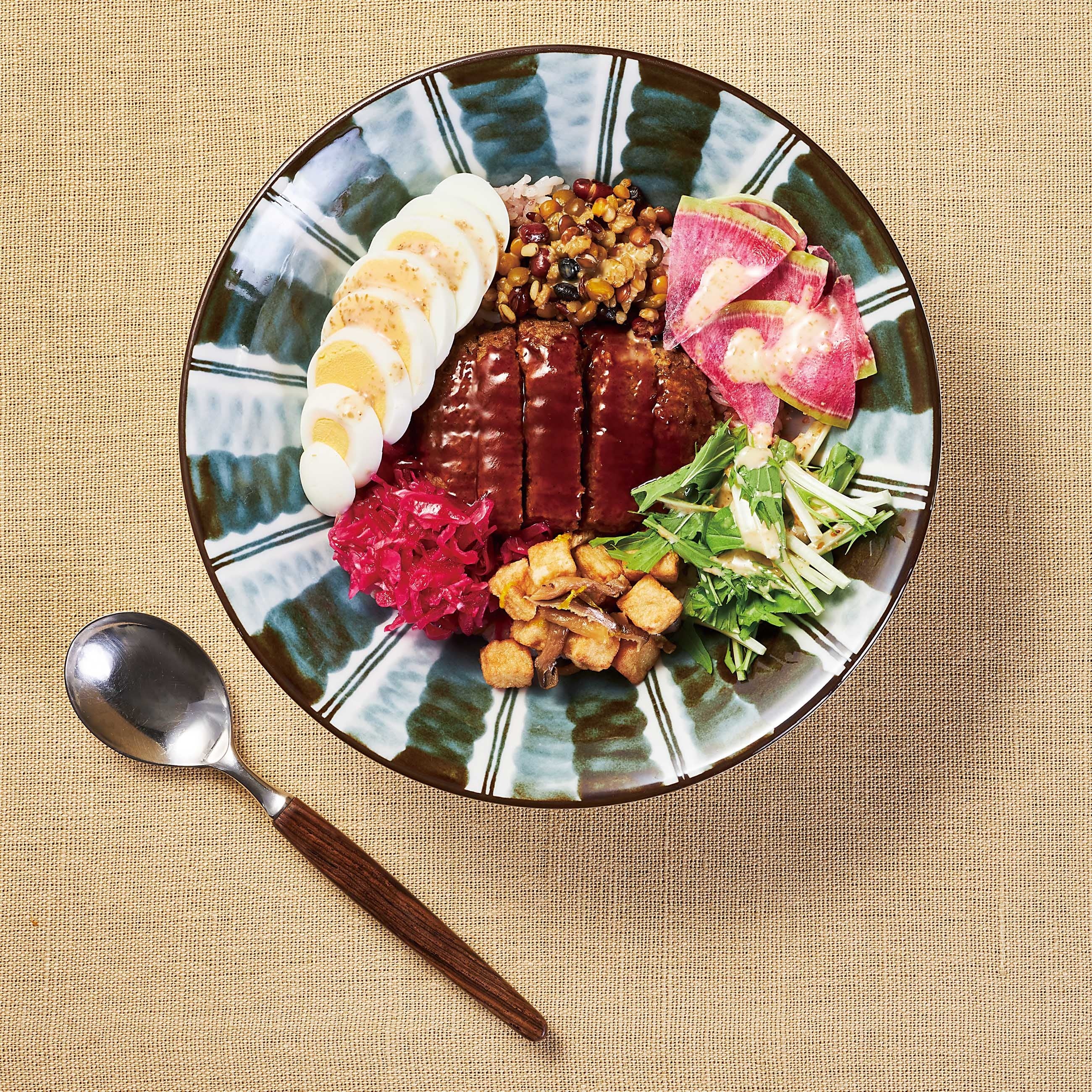 大豆ミートのロコモコ風ブッダボウル