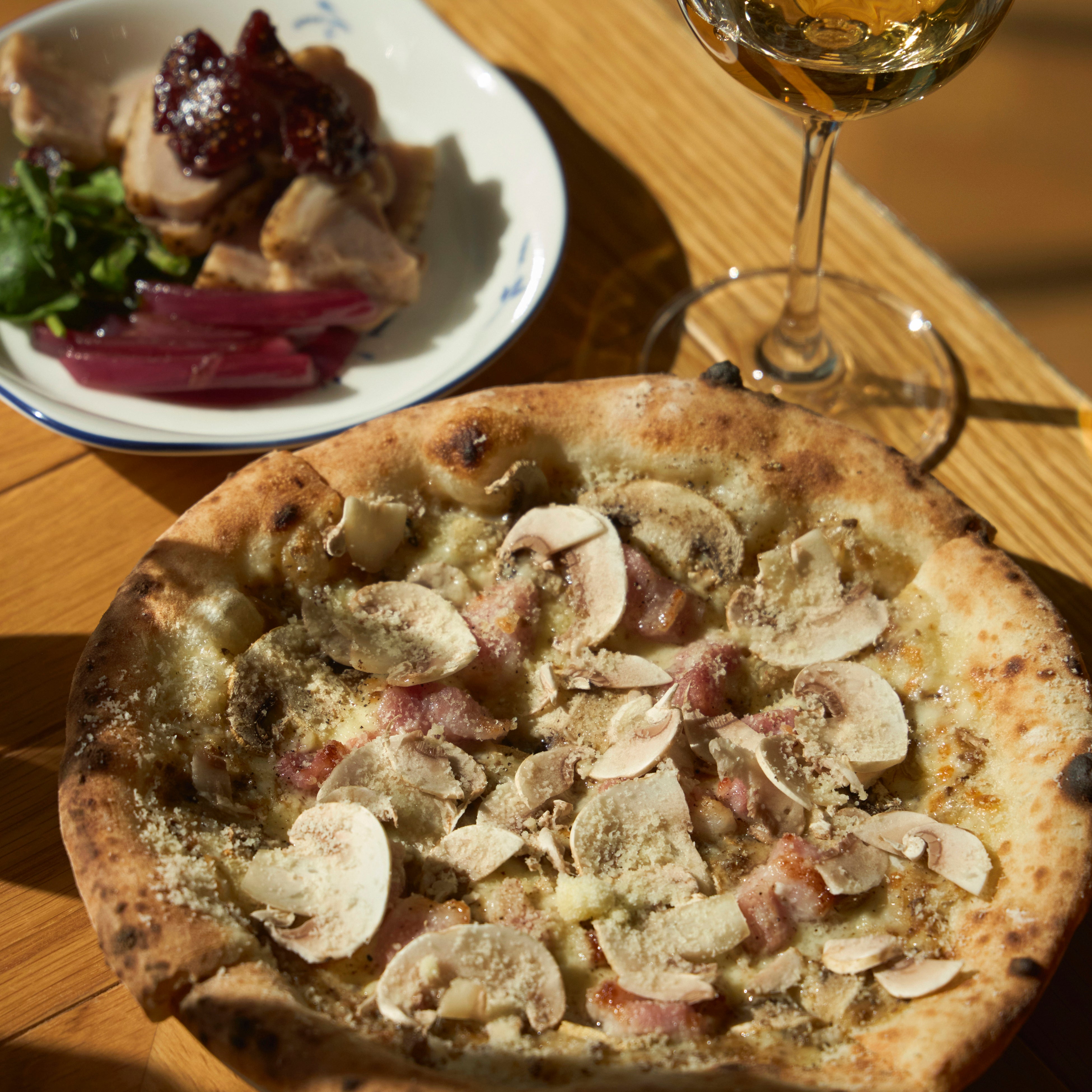 「マッシュルームとパンチェッタの香りピッツァ」税込968円