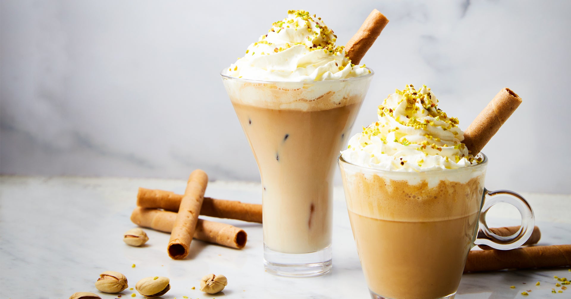 左から「アイスドルチェプレッソ カンノーロ」715円、「ドルチェエスプレッソ カンノーロ」715円