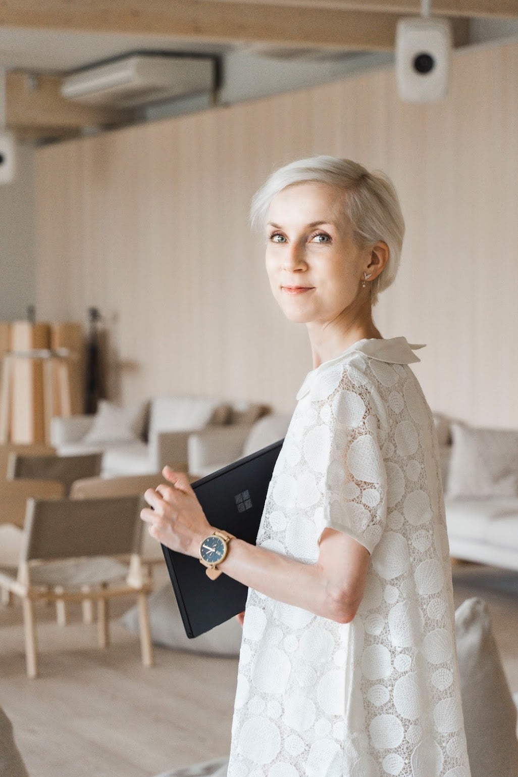 ラウラ・コピロウ 氏