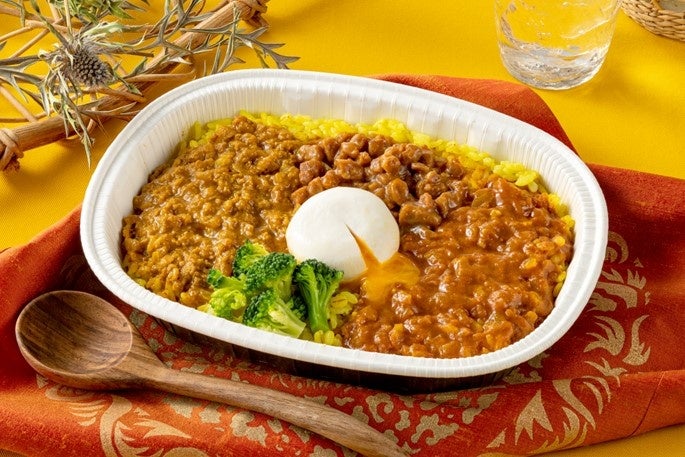 『2種カレーと魯肉飯のあいがけ -ろかプレート風-』①
