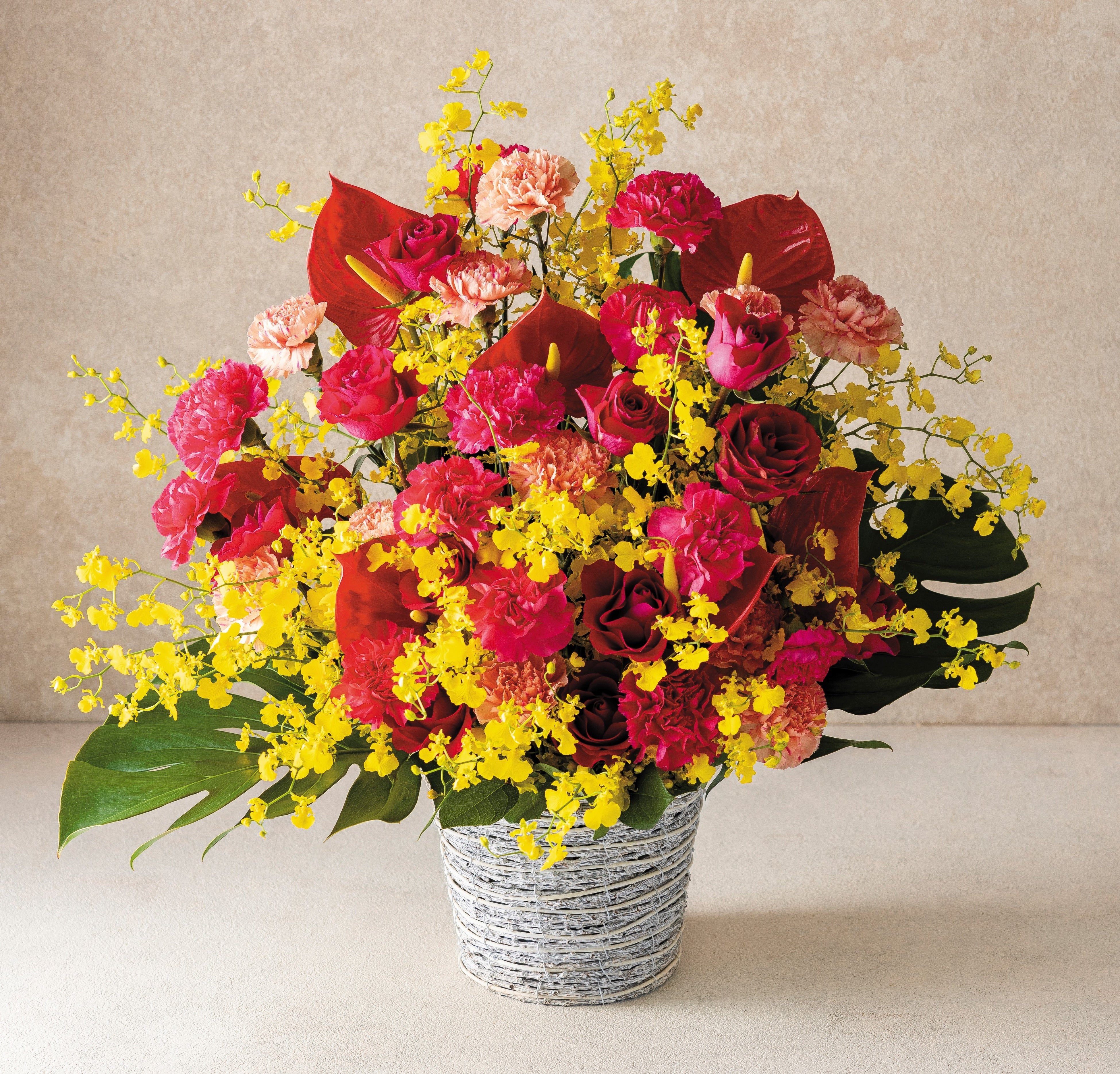 假屋崎省吾 監修 フラワーアレンジメント「華麗絢爛」