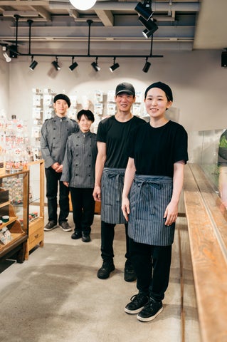 パパブブレが新しいユニフォームを導入!街の小劇場のエンターテイナーとして活躍 パパブブレが新しいユニフォームを導入!街の小劇場のエンターテイナーとして活躍