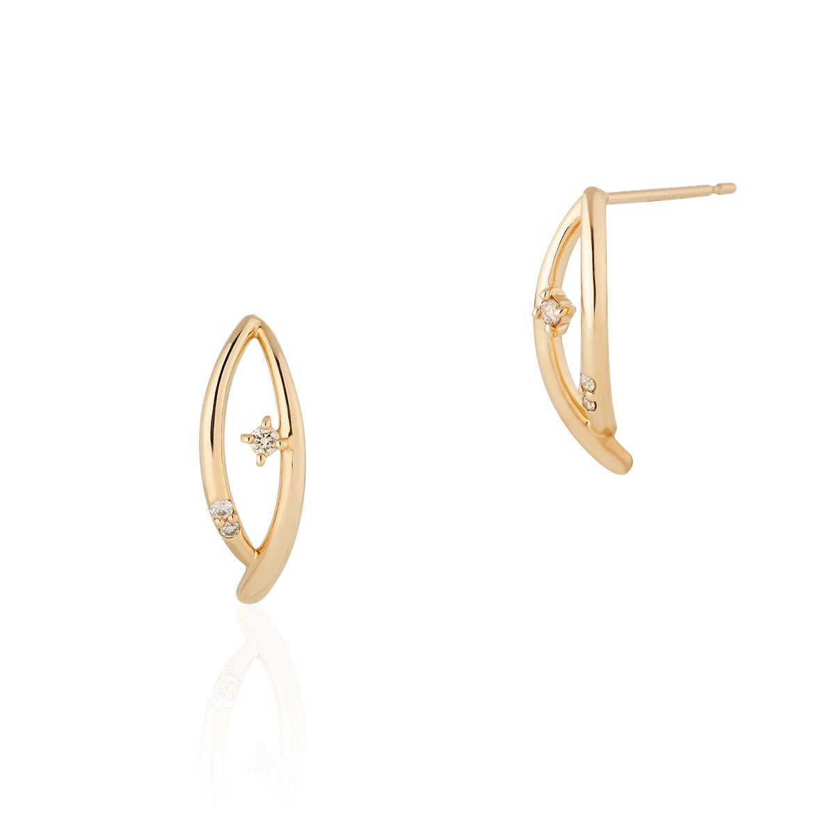 ダイヤモンドのリュクスな輝きを4℃オリジナルのゴールドに宿した「4