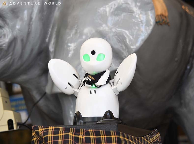 株式会社オリィ研究所 アドベンチャーワールド 分身ロボット Orihime を使用し障がいや難病などで外出ができない方々が 自宅から接客対応を行う Orihimeガイド を本格導入開始 株式会社オリィ研究所のプレスリリース