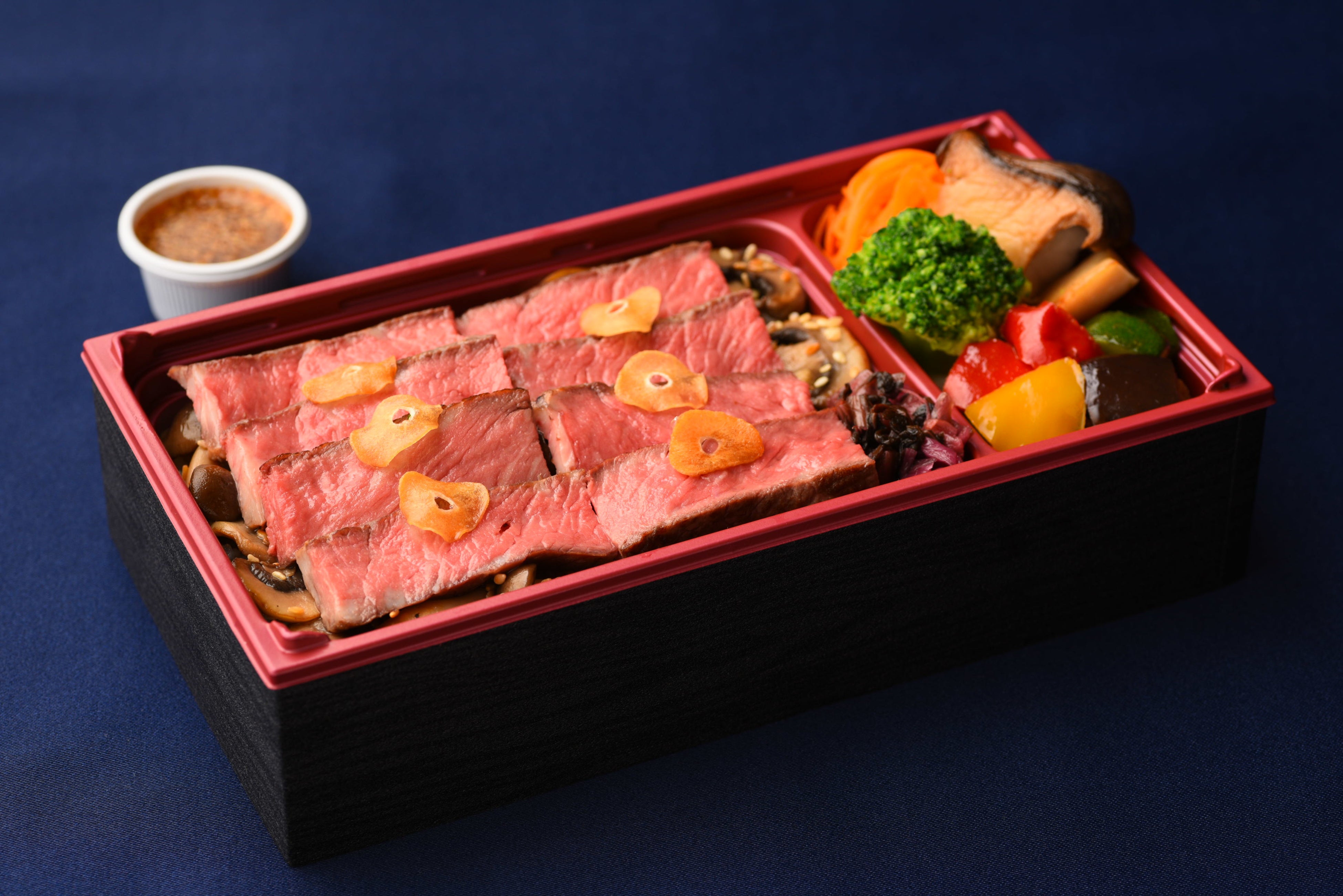 国産牛ステーキ弁当イメージ