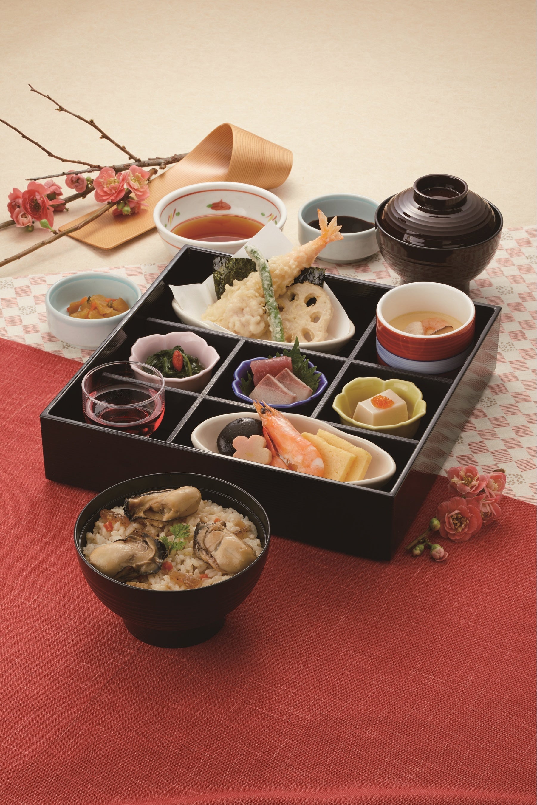 四季めぐり膳(牡蠣ごはん)　 １,５９９円(税込１,７５８円)