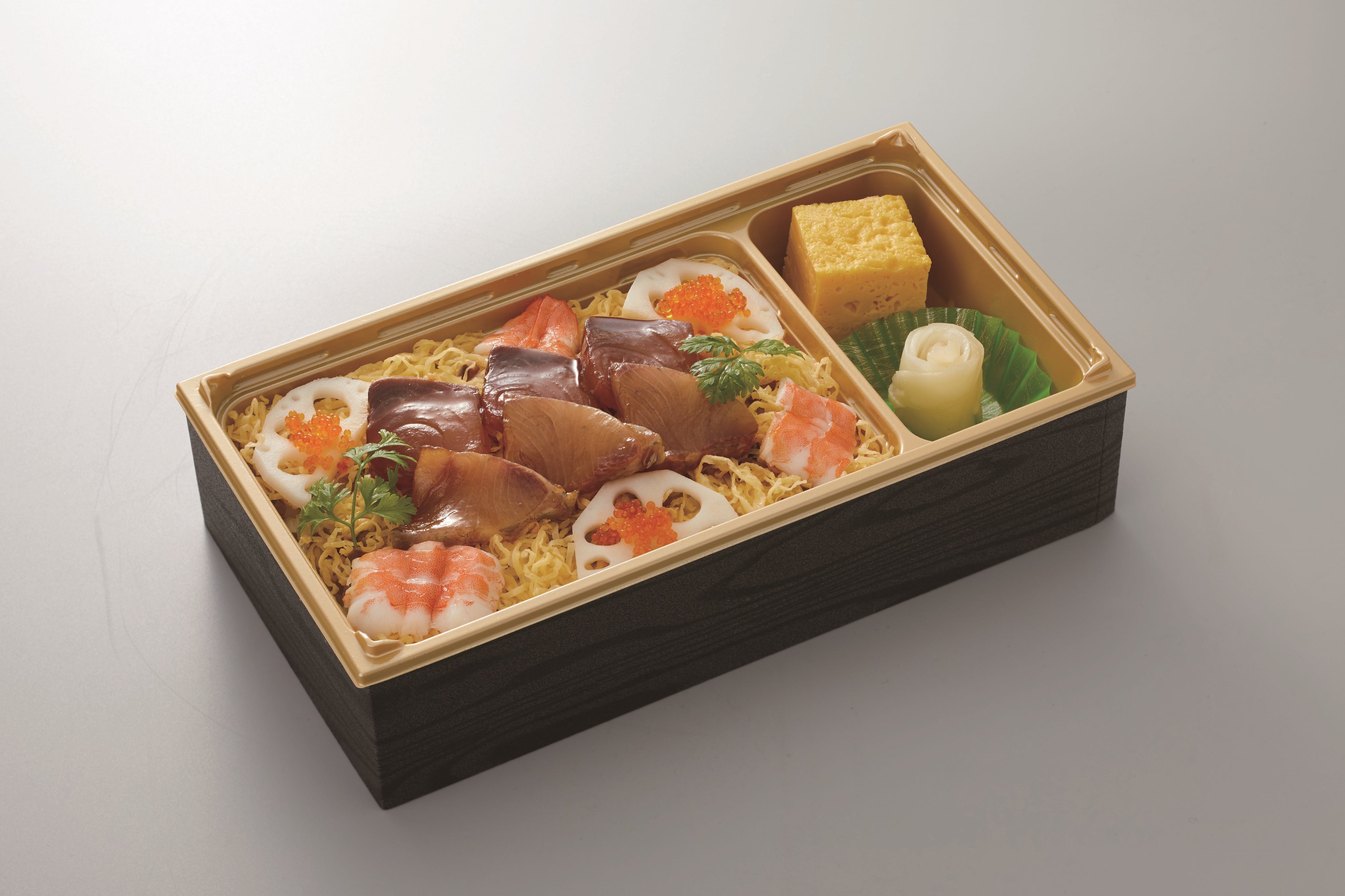 「漬けぶりひらのにぎやかちらし重」　   特別価格  ８６２円