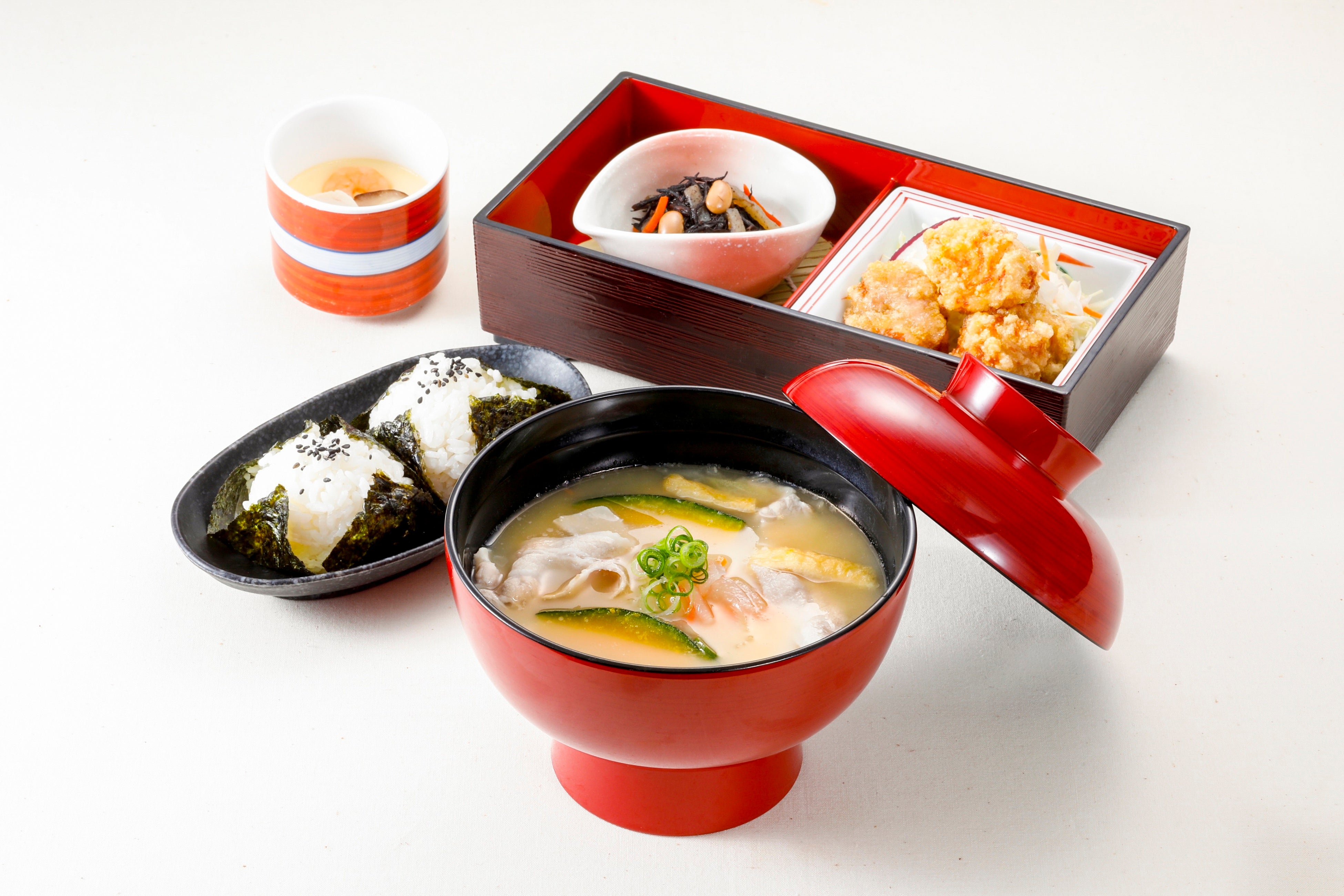 お昼の具だくさん豚汁定食　１,０９８円