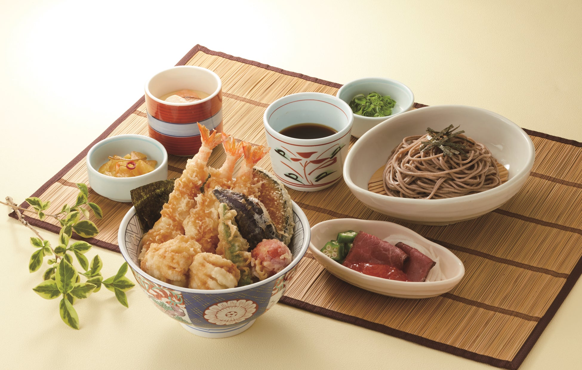 鱧と海老と夏野菜の天丼御膳 1,399円(税込1,538円)