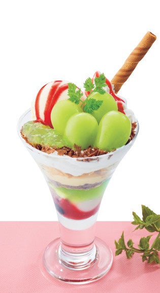 シャインマスカットのドルチェ　３９９円(税込４３８円)