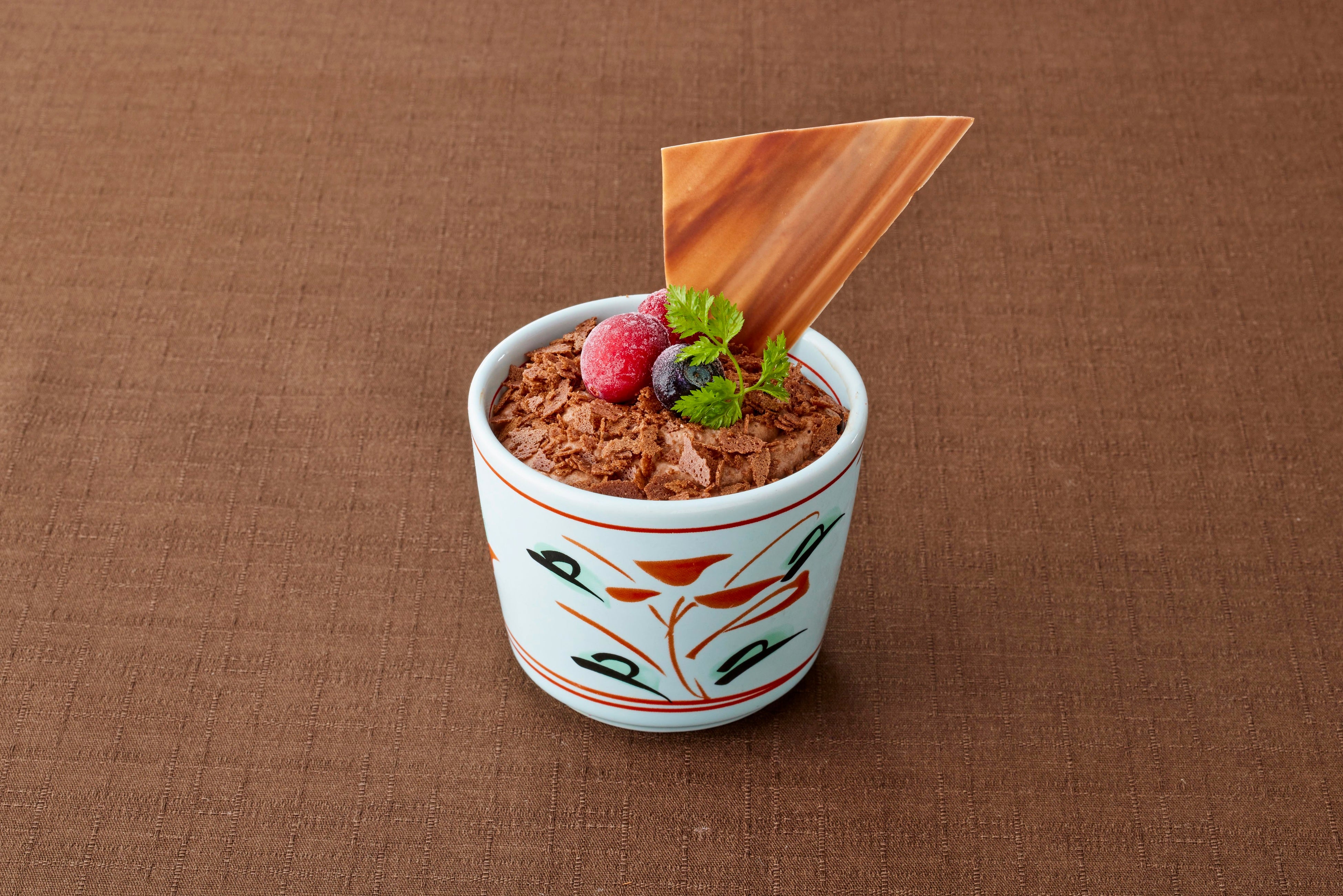 チョコとキャラメルのドルチェ　３９９円(税込４３８円)