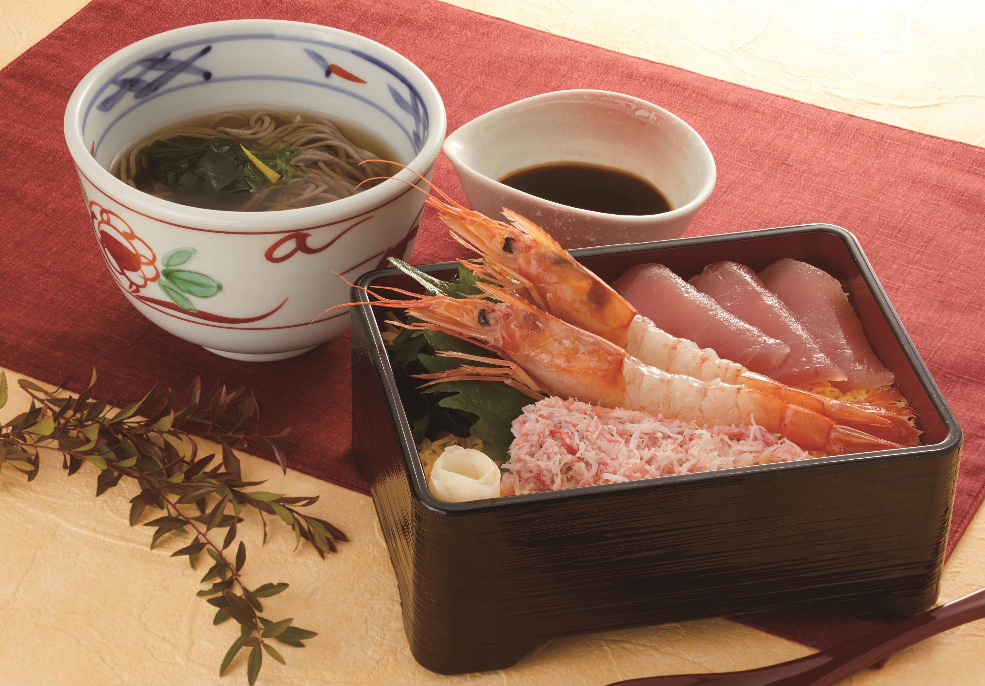 赤海老とかにの海鮮ちらし御膳　１,５９９円(税込１,７５８円)