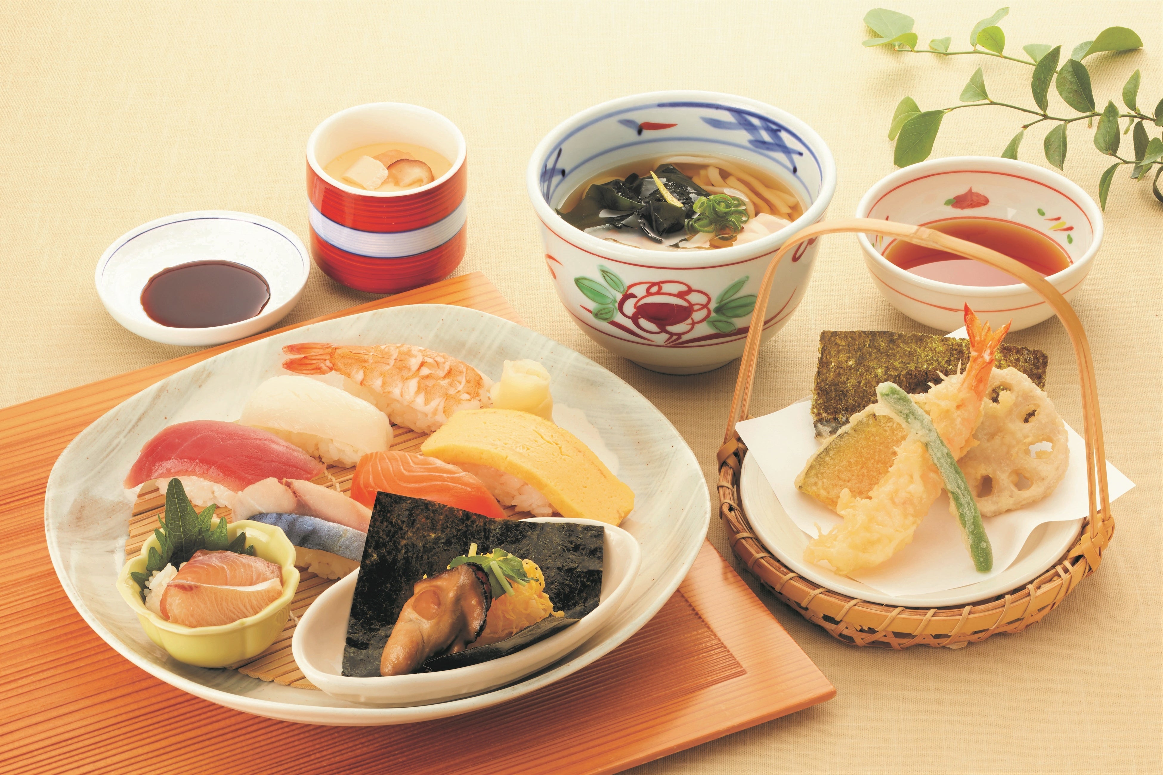 季節のすし和膳早春 　１,４９９円(税込１,６４８円)