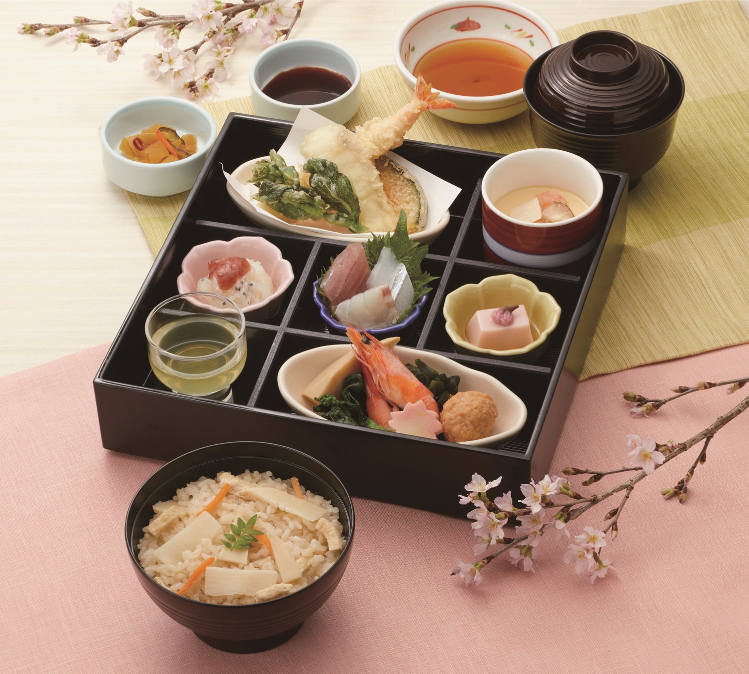 四季めぐり膳(筍ご飯)  1,699円(税込1,868円)