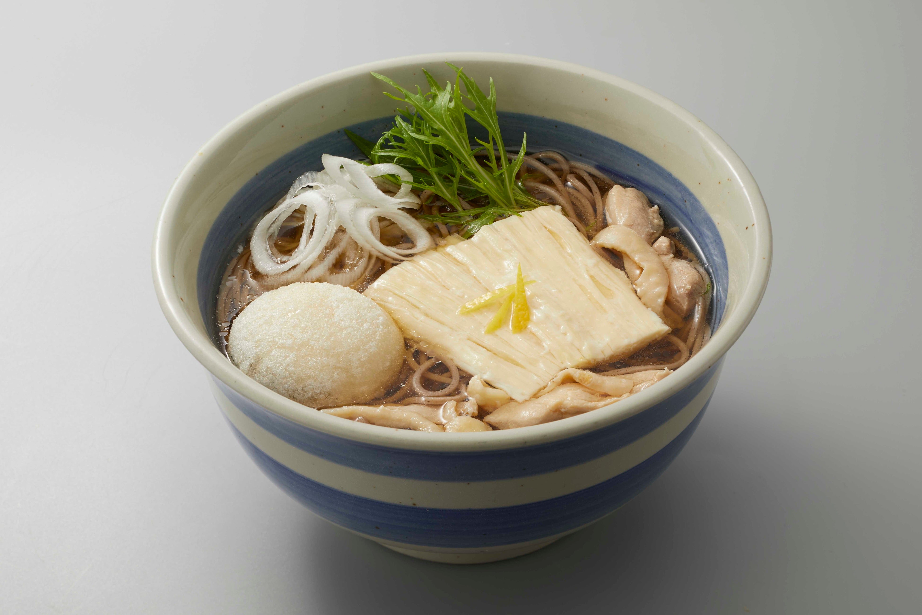 湯葉と揚げ餅とゆずNMBそば