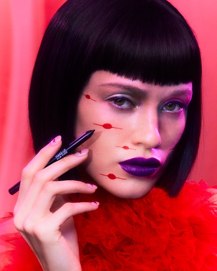 MAKE UP FOR EVER】ホリデー2022は、メイクアップフォーエバーの創造性