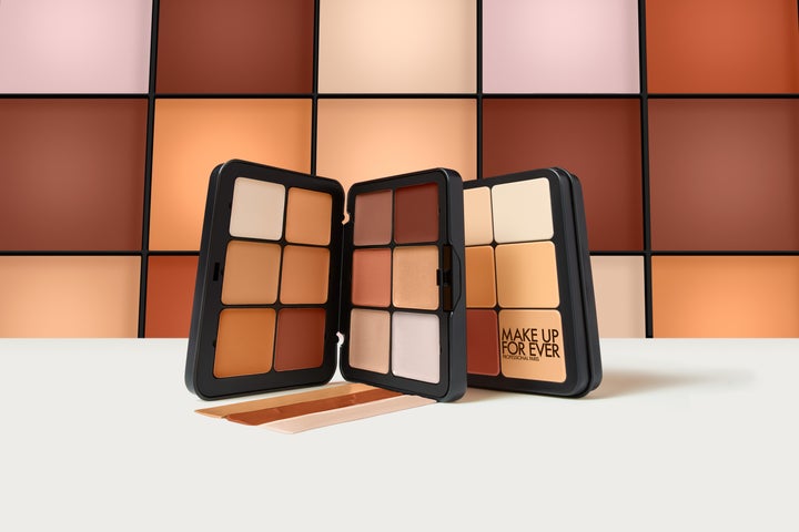 MAKE UP FOR EVER】誰でも簡単にプロ級の仕上がり!あらゆる人の骨格を MAKE UP FOR EVER】誰でも簡単にプロ級の仕上がり!あらゆる人の骨格を