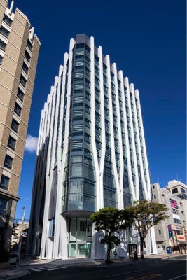 新センター入居の沖縄セルラーフォレストビル