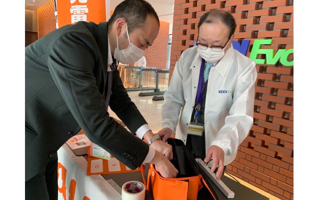 充電ブース設置訓練の様子