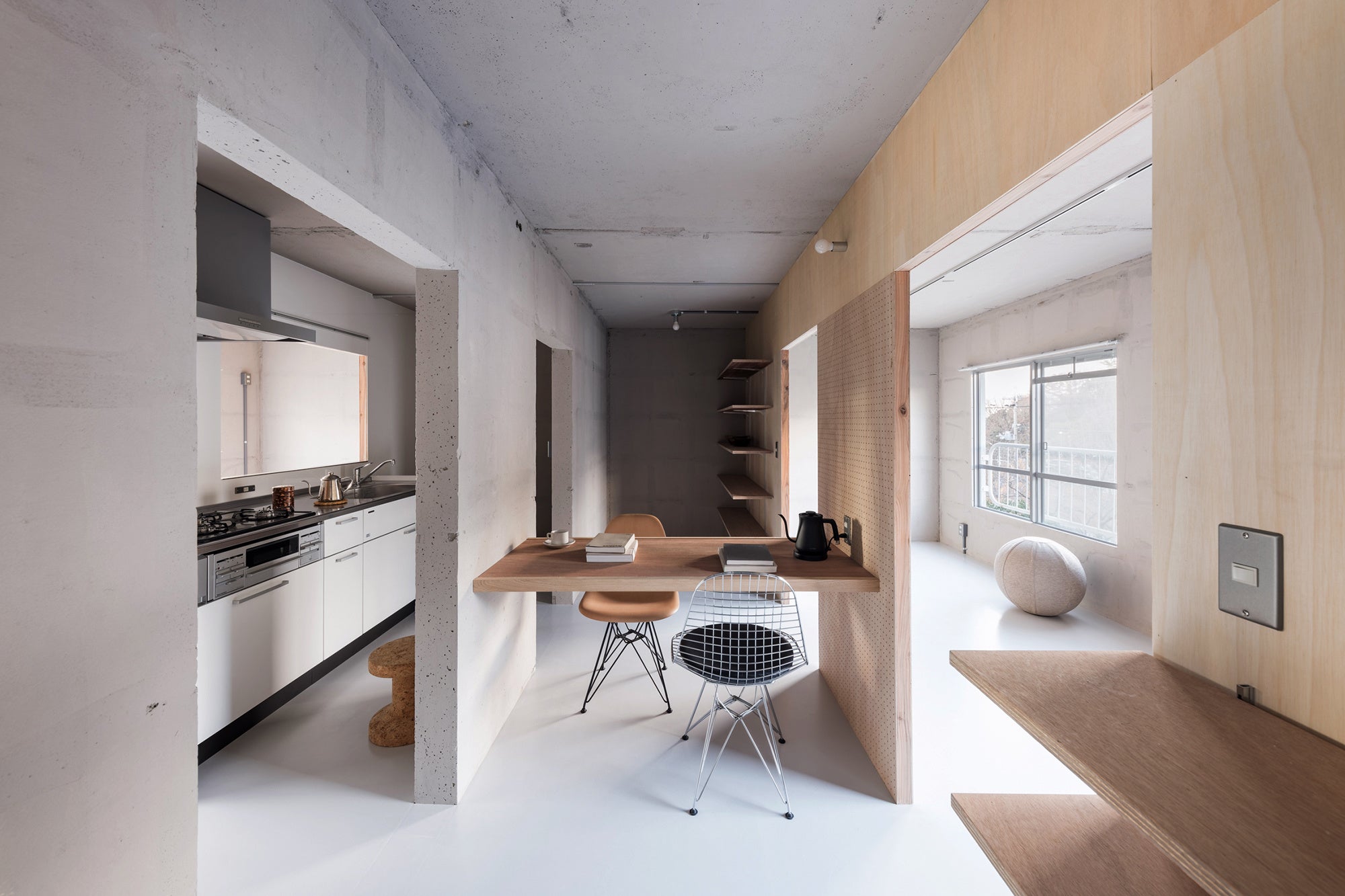 『ニコイチ』家族の奥行きをみつける　室内写真