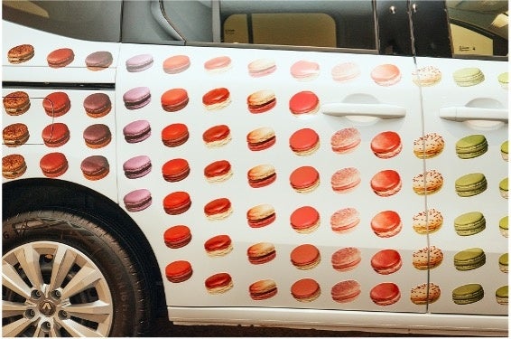 ピエール・エルメ・パリが作り出したマカロンをモチーフとした25周年特別デザイン