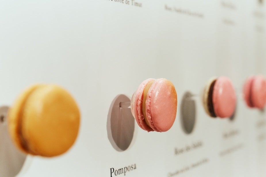ピエール・エルメ・パリがこれまで作り出した多彩なフレーバーのマカロン