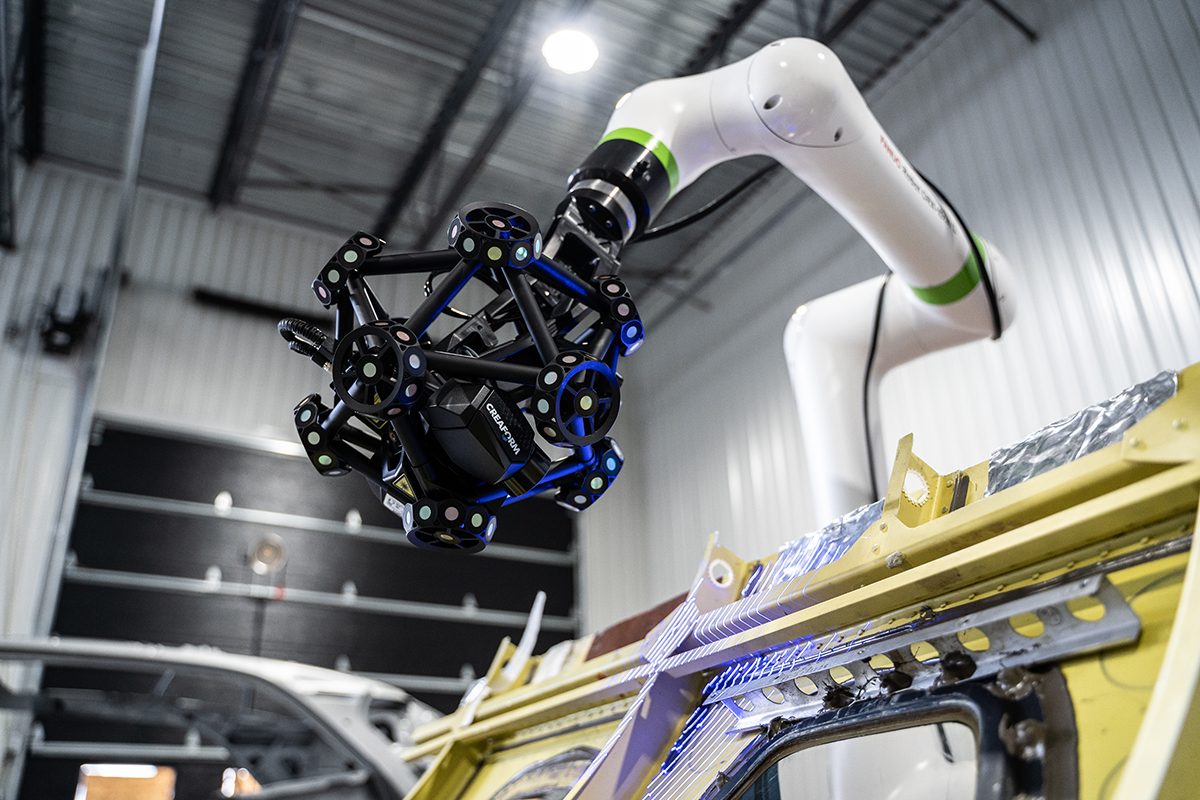 MetraSCAN 3D-R 協業ロボットによる航空宇宙・自動車産業向け品質管理